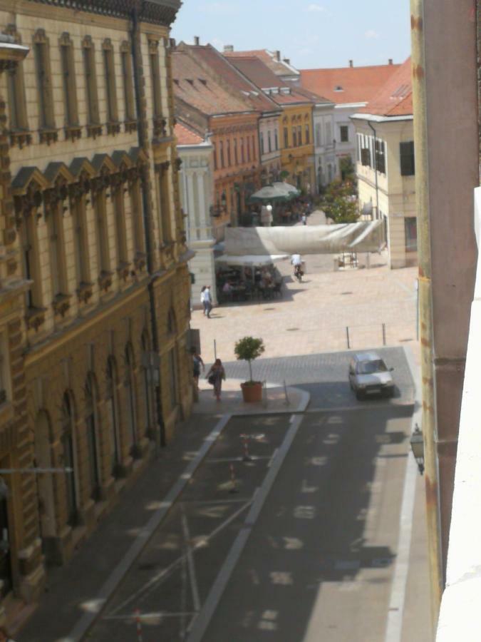 Centrum11 Pécs Eksteriør billede